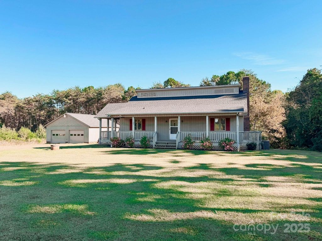 4226 16th Street NE, Hickory, NC 28601