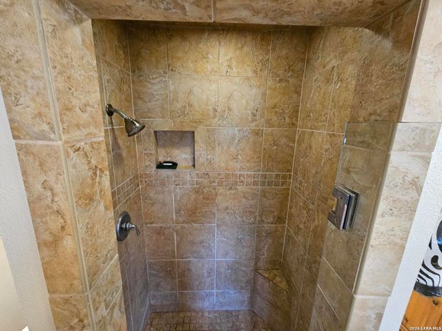 433 Las Brisas, Seguin, TX 78155