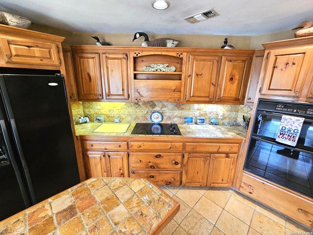 433 Las Brisas, Seguin, TX 78155