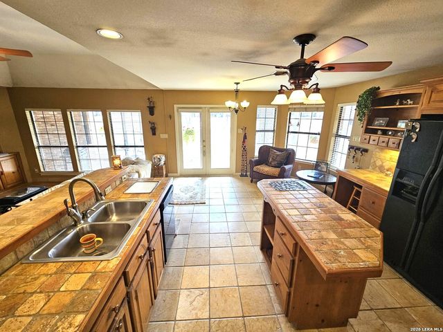 433 Las Brisas, Seguin, TX 78155