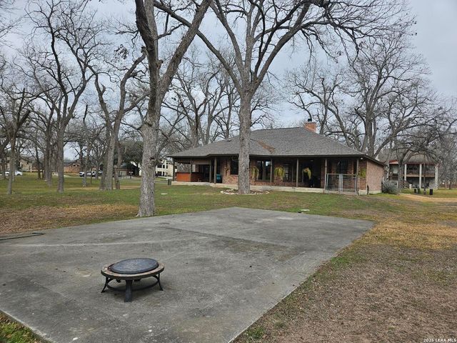 433 Las Brisas, Seguin, TX 78155