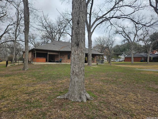 433 Las Brisas, Seguin, TX 78155