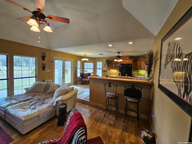 433 Las Brisas, Seguin, TX 78155