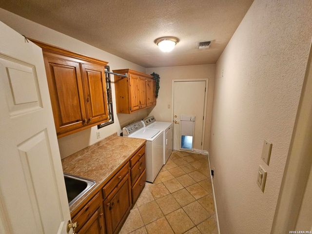 433 Las Brisas, Seguin, TX 78155