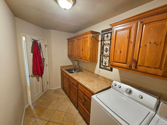 433 Las Brisas, Seguin, TX 78155