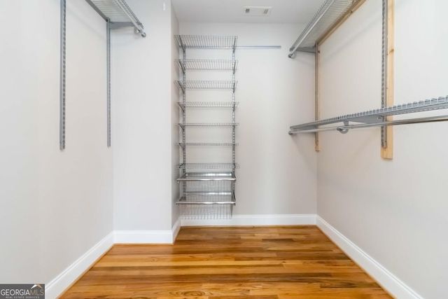 1529 Gilstrap Lane NW, Atlanta, GA 30318