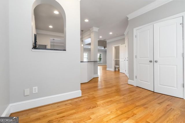 1529 Gilstrap Lane NW, Atlanta, GA 30318