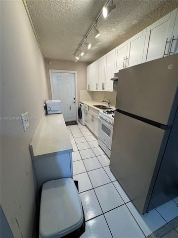 100 NE 203rd Ter 14, Miami Gardens, FL 33179