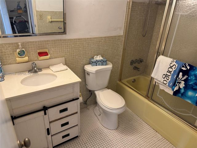 100 NE 203rd Ter 14, Miami Gardens, FL 33179