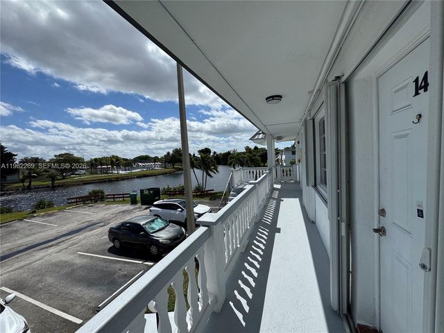 100 NE 203rd Ter 14, Miami Gardens, FL 33179