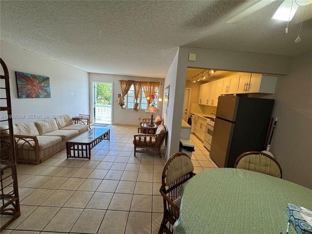 100 NE 203rd Ter 14, Miami Gardens, FL 33179