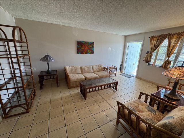 100 NE 203rd Ter 14, Miami Gardens, FL 33179