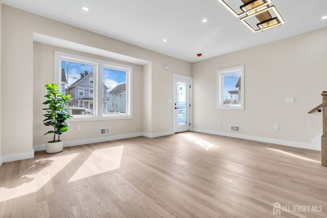 589 Elizabeth Street, Perth Amboy, NJ 08861