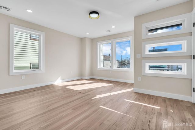 589 Elizabeth Street, Perth Amboy, NJ 08861