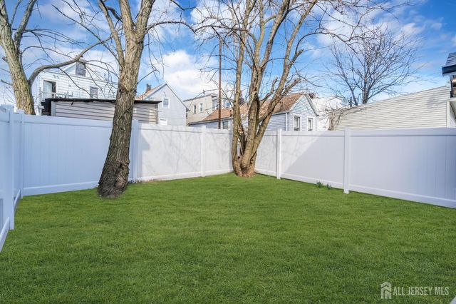 589 Elizabeth Street, Perth Amboy, NJ 08861