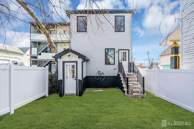 589 Elizabeth Street, Perth Amboy, NJ 08861