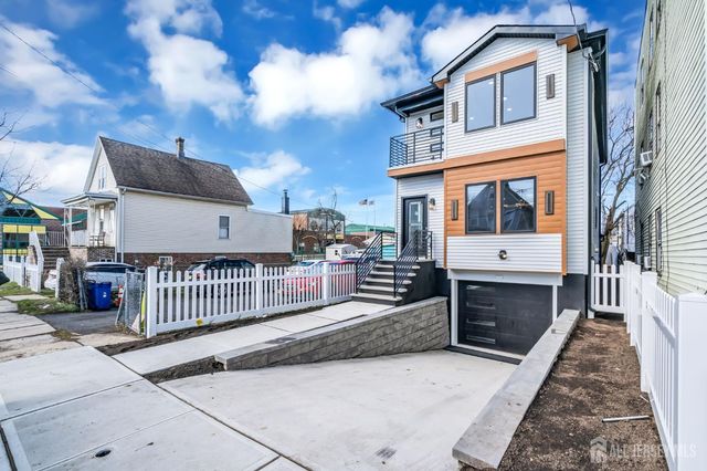 589 Elizabeth Street, Perth Amboy, NJ 08861