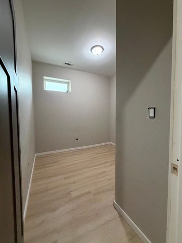 22 N Pulaski Road 1R, Chicago, IL 60624