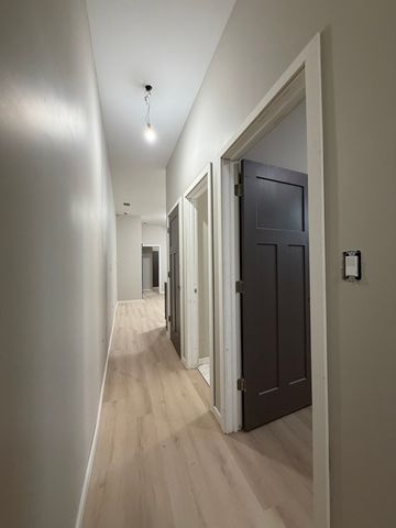 22 N Pulaski Road 1R, Chicago, IL 60624