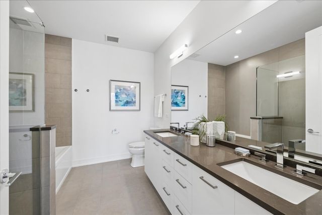 434 W Melrose Street 601, Chicago, IL 60657