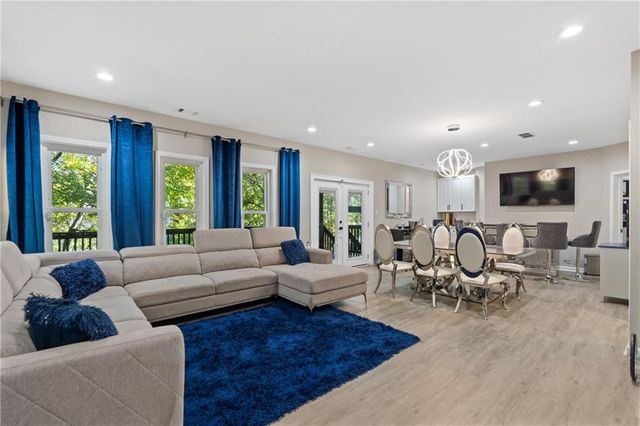 820 Glen Royal Drive, Roswell, GA 30076