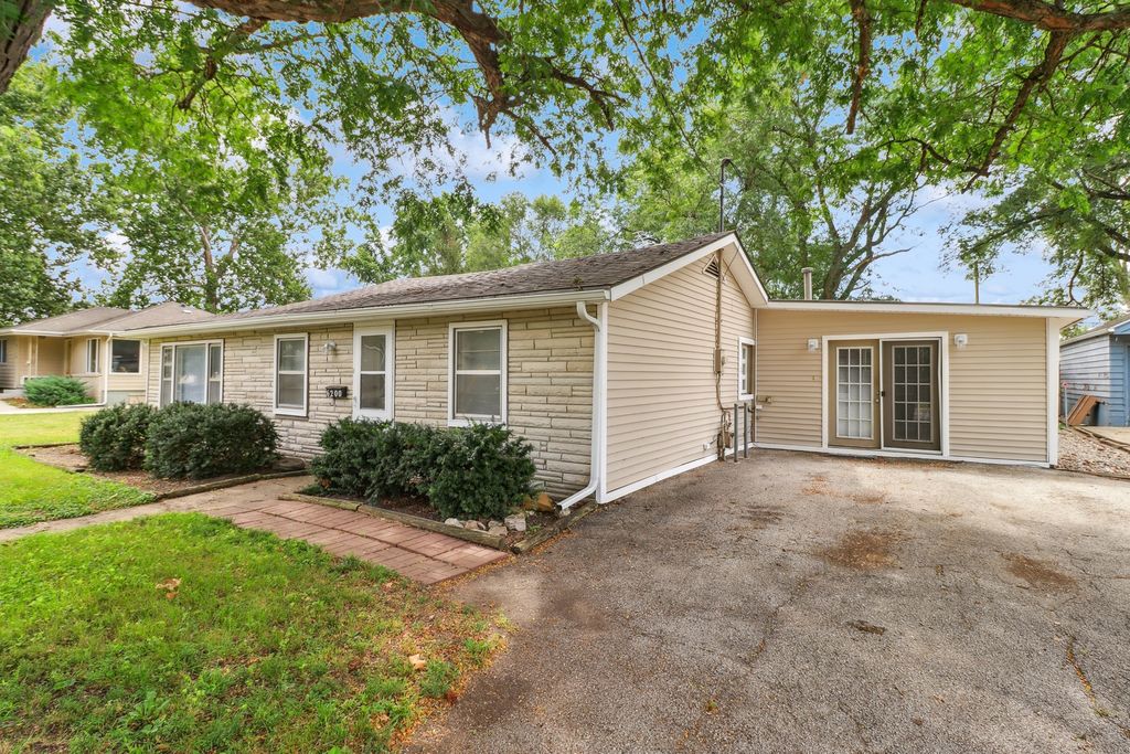 6200 Welker Avenue, Des Moines, IA 50312