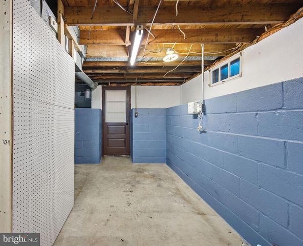 3413 YARDLEY DR, Baltimore, MD 21222