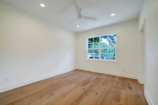 1046 Gardenia Drive, Houston, TX 77018