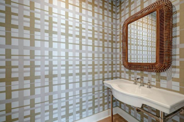 1046 Gardenia Drive, Houston, TX 77018