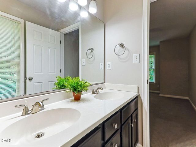 117 Abingdon Court, Cary, NC 27513