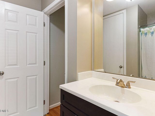117 Abingdon Court, Cary, NC 27513