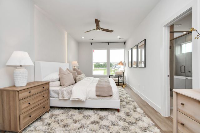 3015 Pelon Cay Drive, Houston, TX 77047