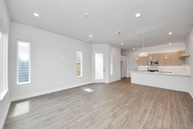 3015 Pelon Cay Drive, Houston, TX 77047