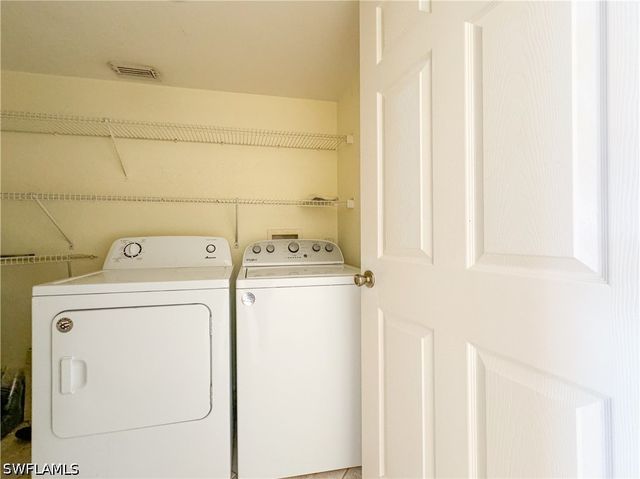 3250 Cypress Glen WAY 424, Naples, FL 34109