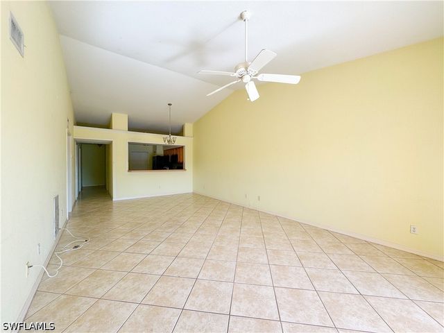 3250 Cypress Glen WAY 424, Naples, FL 34109