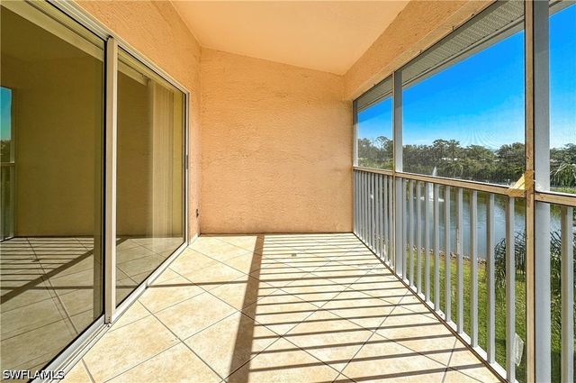 3250 Cypress Glen WAY 424, Naples, FL 34109