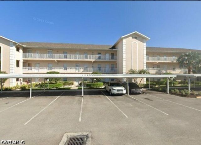 3250 Cypress Glen WAY 424, Naples, FL 34109