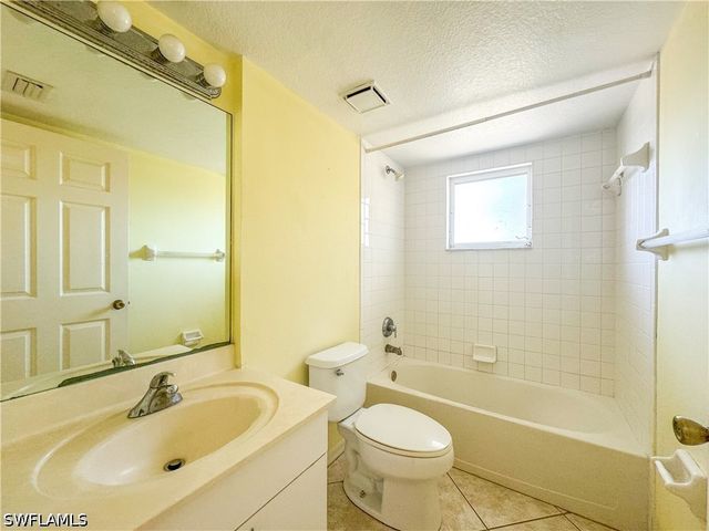 3250 Cypress Glen WAY 424, Naples, FL 34109