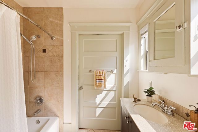 3435 Plata Street, Los Angeles, CA 90026