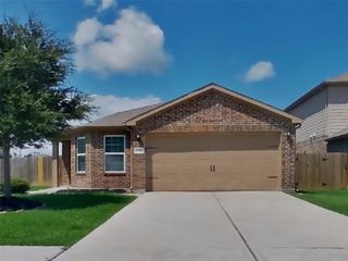 232 Comanche Plains Drive, La Marque, TX 77568
