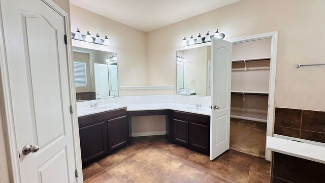 4416 Pasada LN, Round Rock, TX 78681