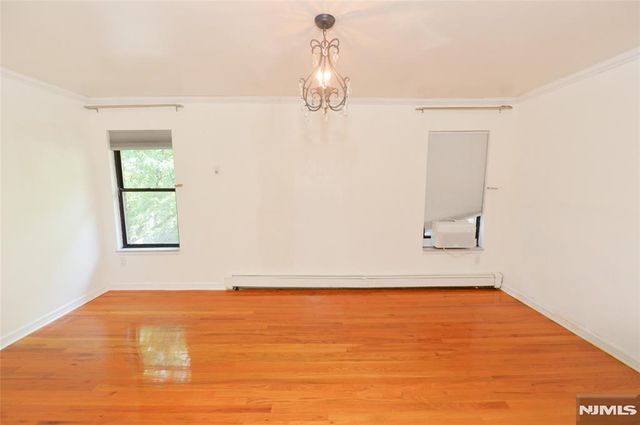 729 10th Street 2F, Secaucus, NJ 07094