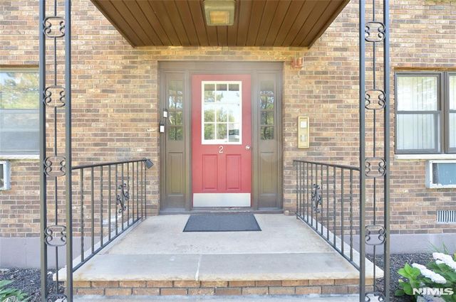 729 10th Street 2F, Secaucus, NJ 07094