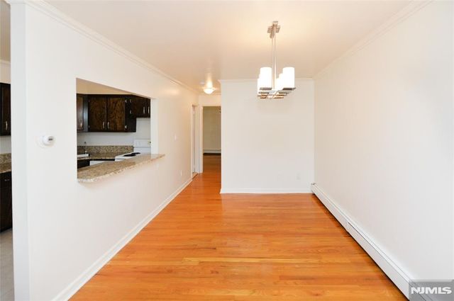 729 10th Street 2F, Secaucus, NJ 07094