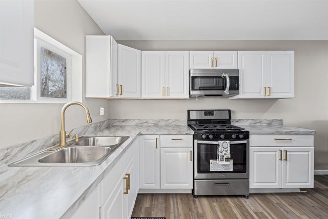 802 Mckeighan Avenue, Flint, MI 48507