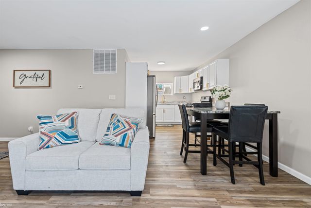 802 Mckeighan Avenue, Flint, MI 48507