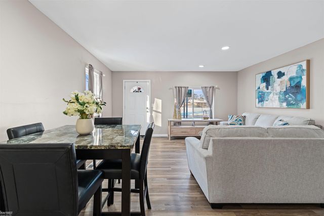 802 Mckeighan Avenue, Flint, MI 48507