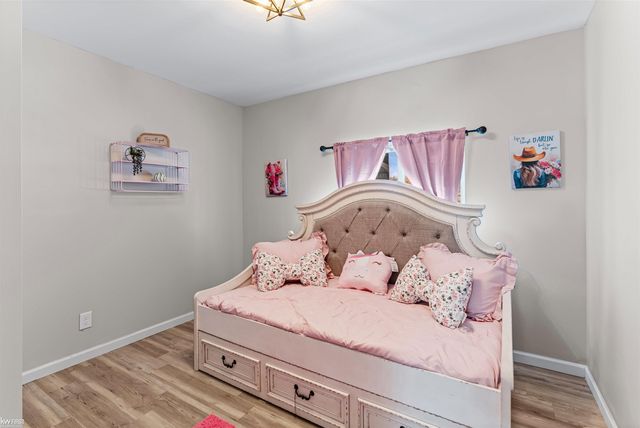 802 Mckeighan Avenue, Flint, MI 48507