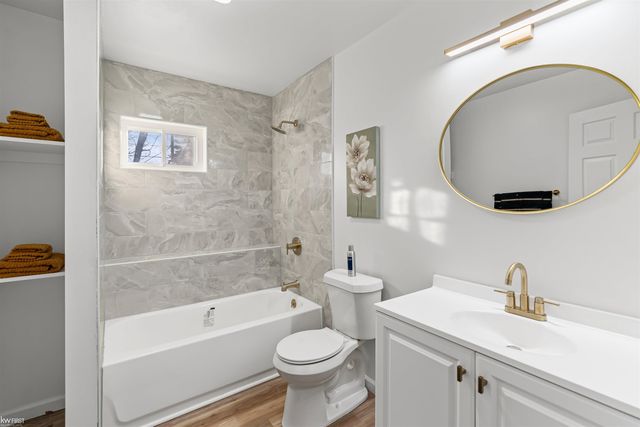 802 Mckeighan Avenue, Flint, MI 48507