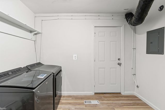 802 Mckeighan Avenue, Flint, MI 48507